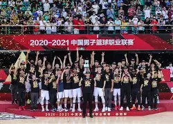 九游老版本下载-今夜法甲传出新动向,广东宏远刷新队史纪录,管理层表态——悬念犹存,临场指挥获称赞的简单介绍
